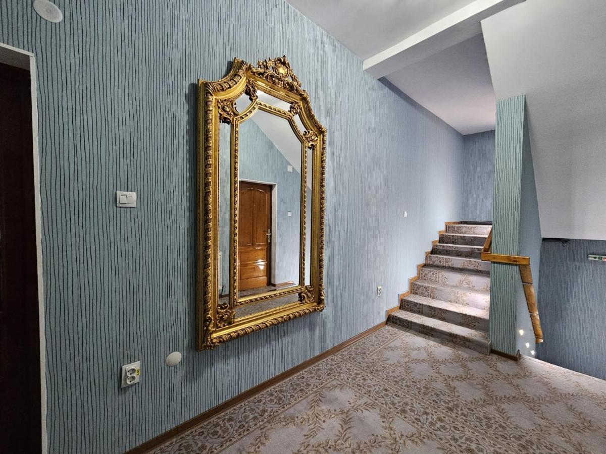 Pensiunea Crown Royal Алба-Юлия Экстерьер фото
